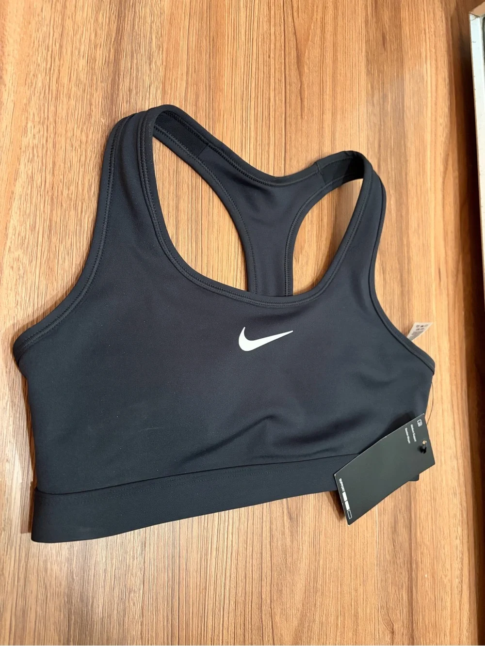 New! Nike Women's Black Dri-FIT Medium Support Size Small Sports Bra